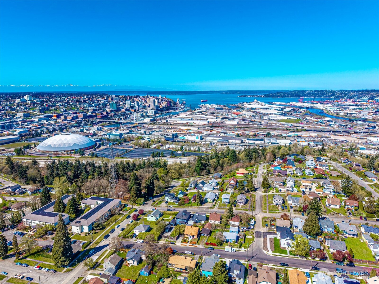 913 E McKinley Road , Tacoma, WA 98404