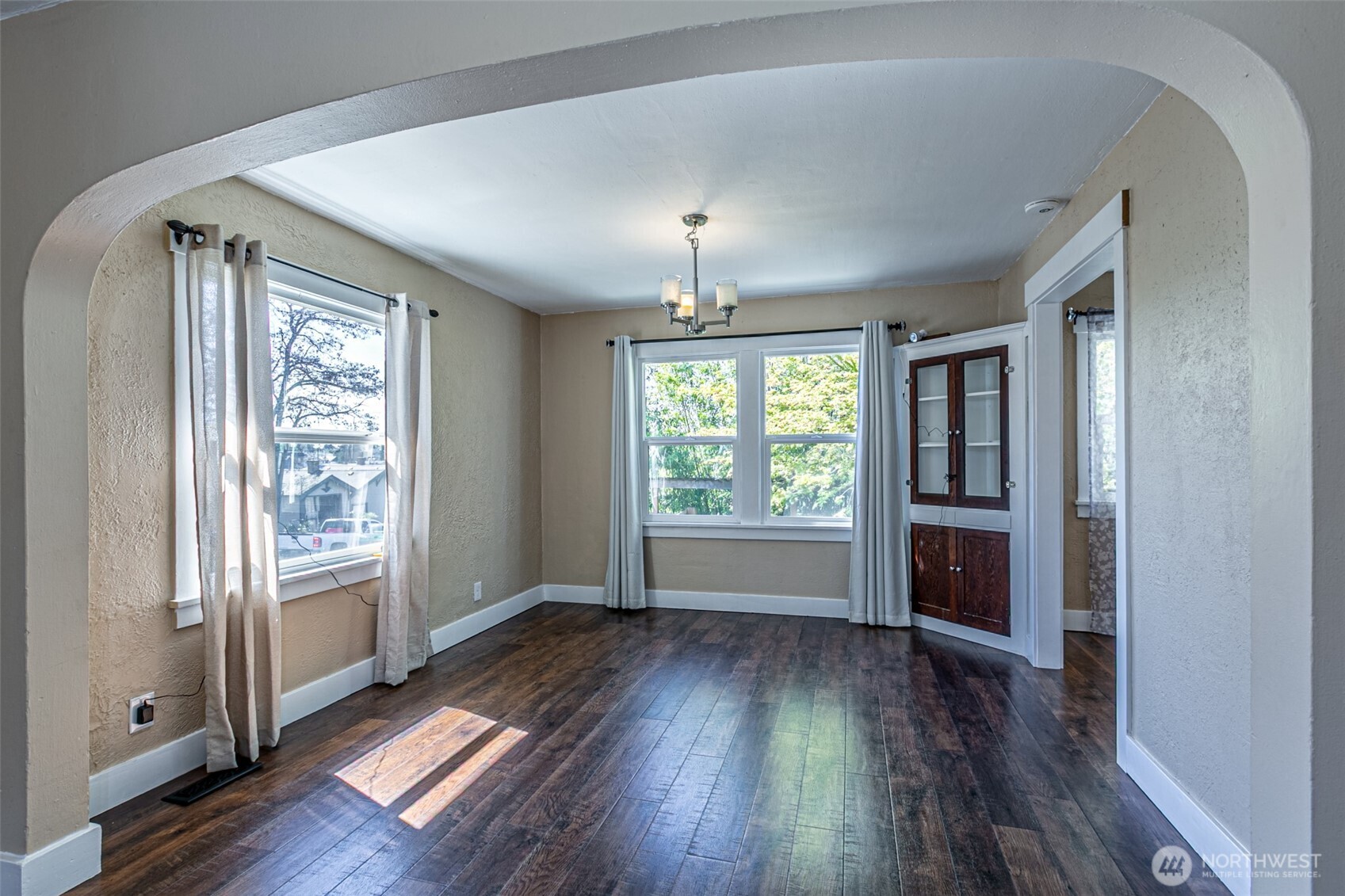 913 E McKinley Road , Tacoma, WA 98404