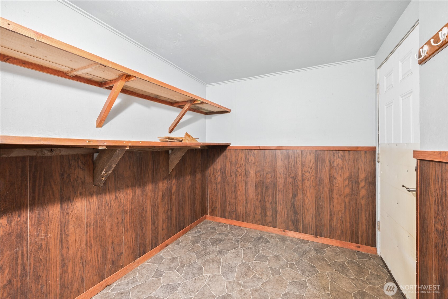 302 Studebaker Road , Castle Rock, WA 98611