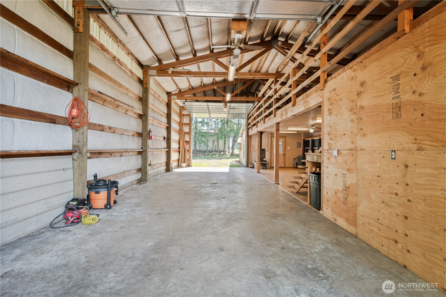 302 Studebaker Road , Castle Rock, WA 98611