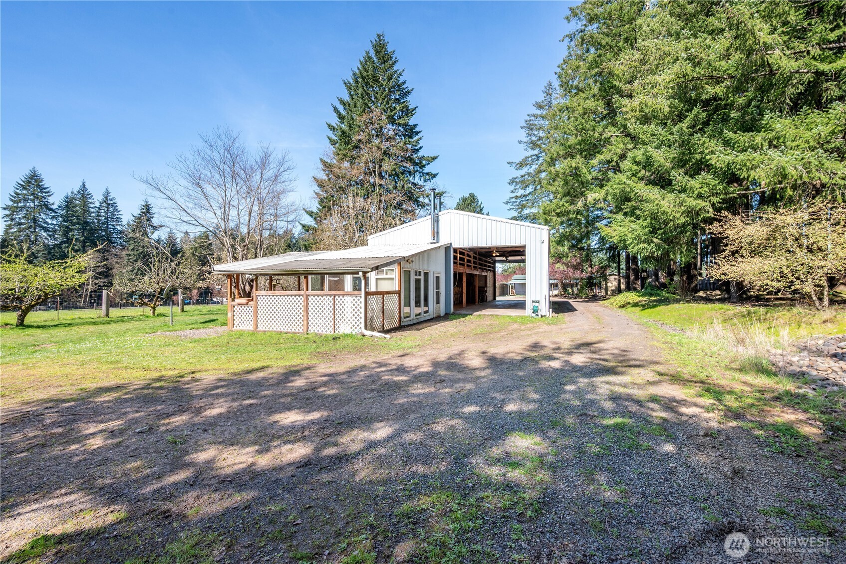 302 Studebaker Road , Castle Rock, WA 98611