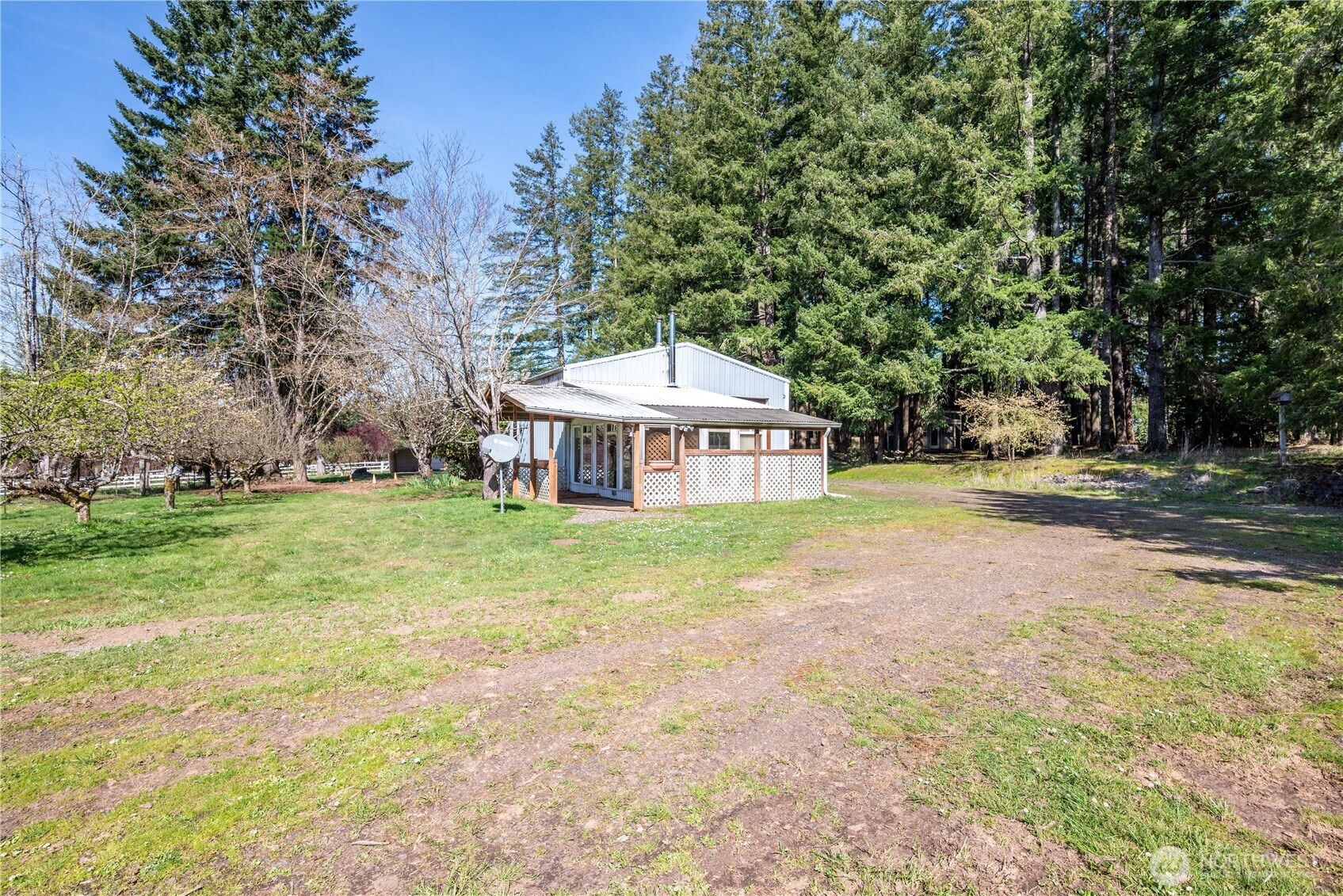 302 Studebaker Road , Castle Rock, WA 98611