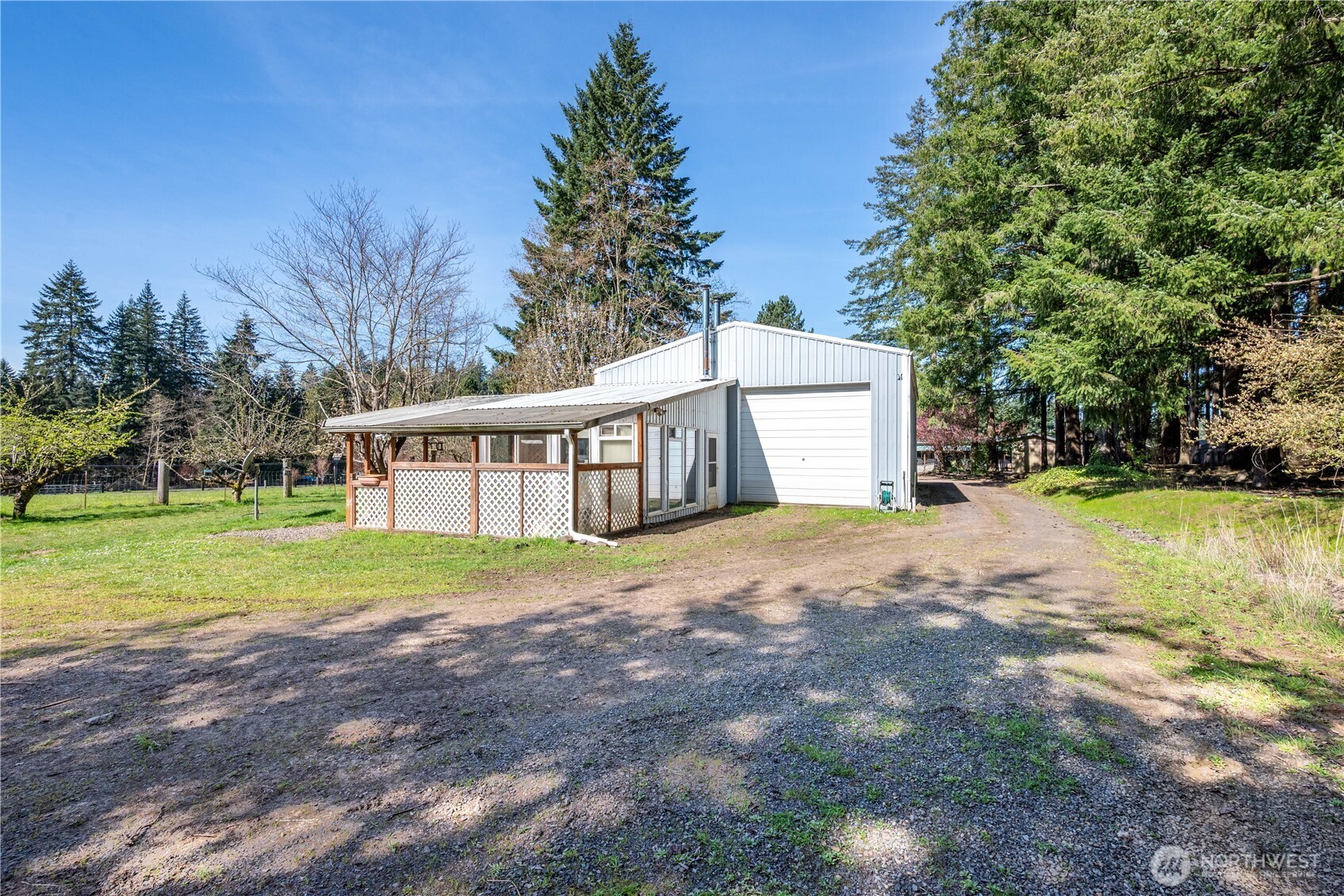 302 Studebaker Road , Castle Rock, WA 98611