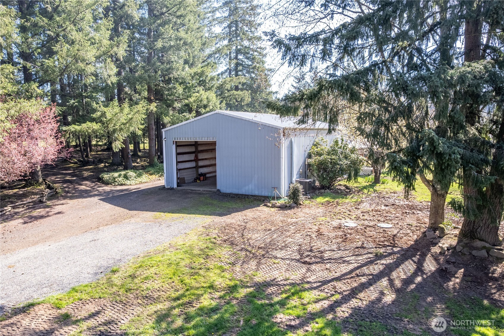 302 Studebaker Road , Castle Rock, WA 98611