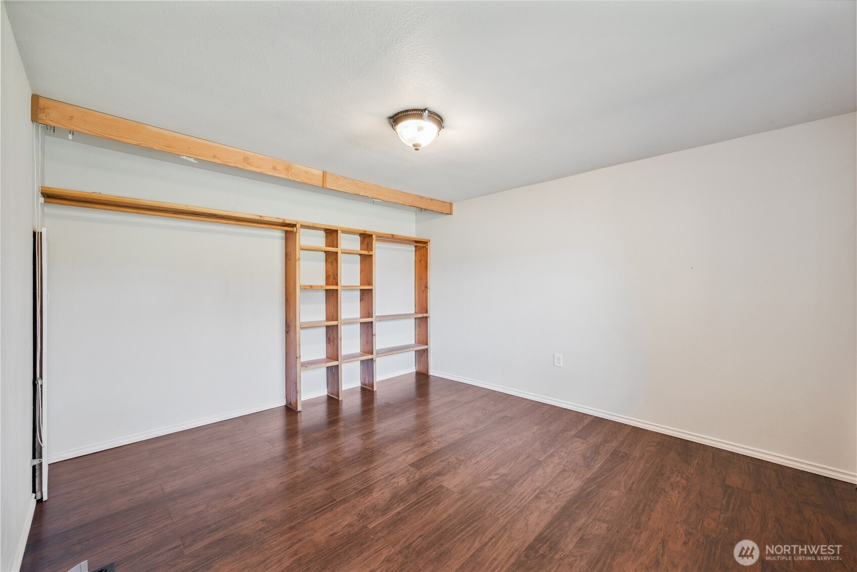 302 Studebaker Road , Castle Rock, WA 98611