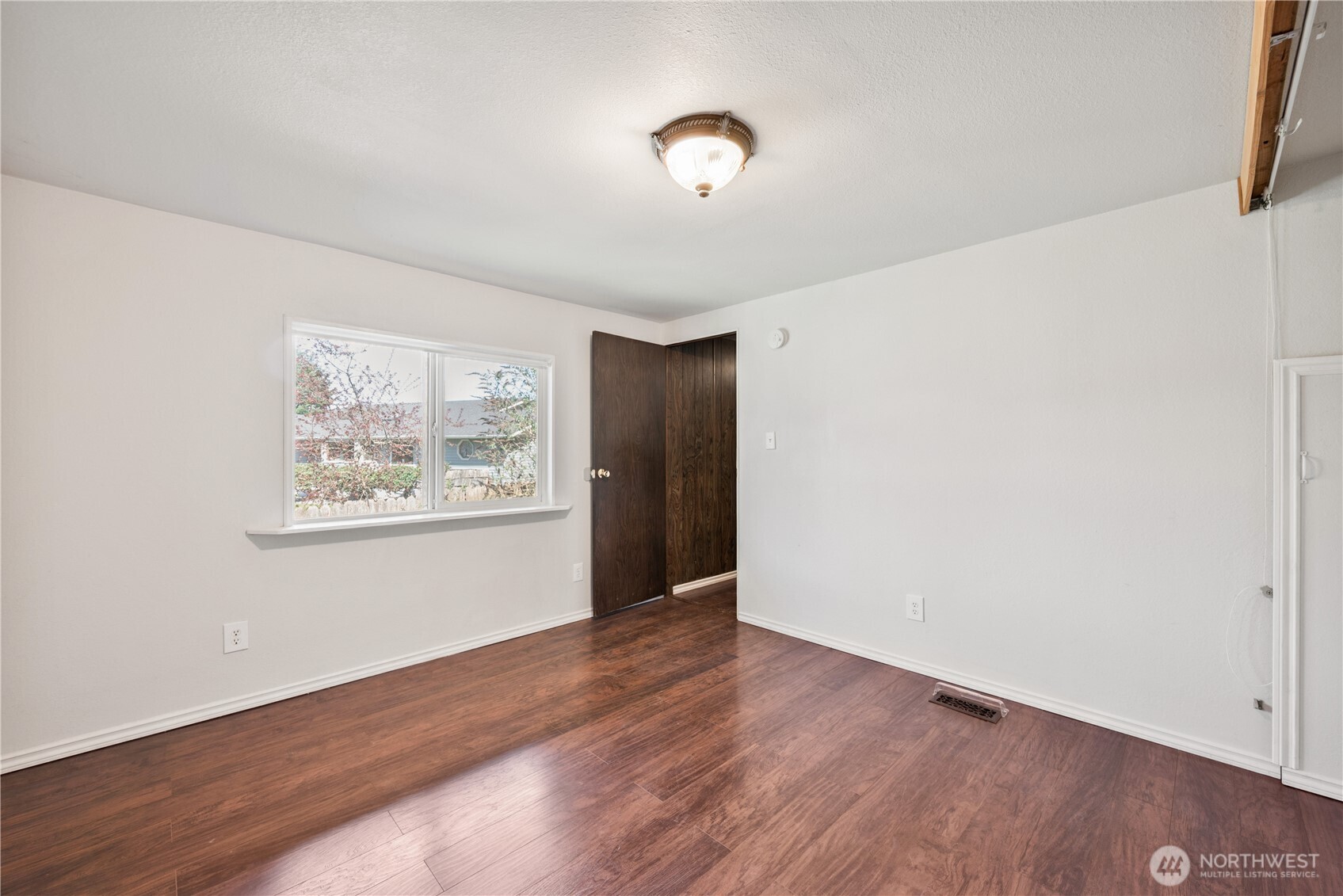 302 Studebaker Road , Castle Rock, WA 98611