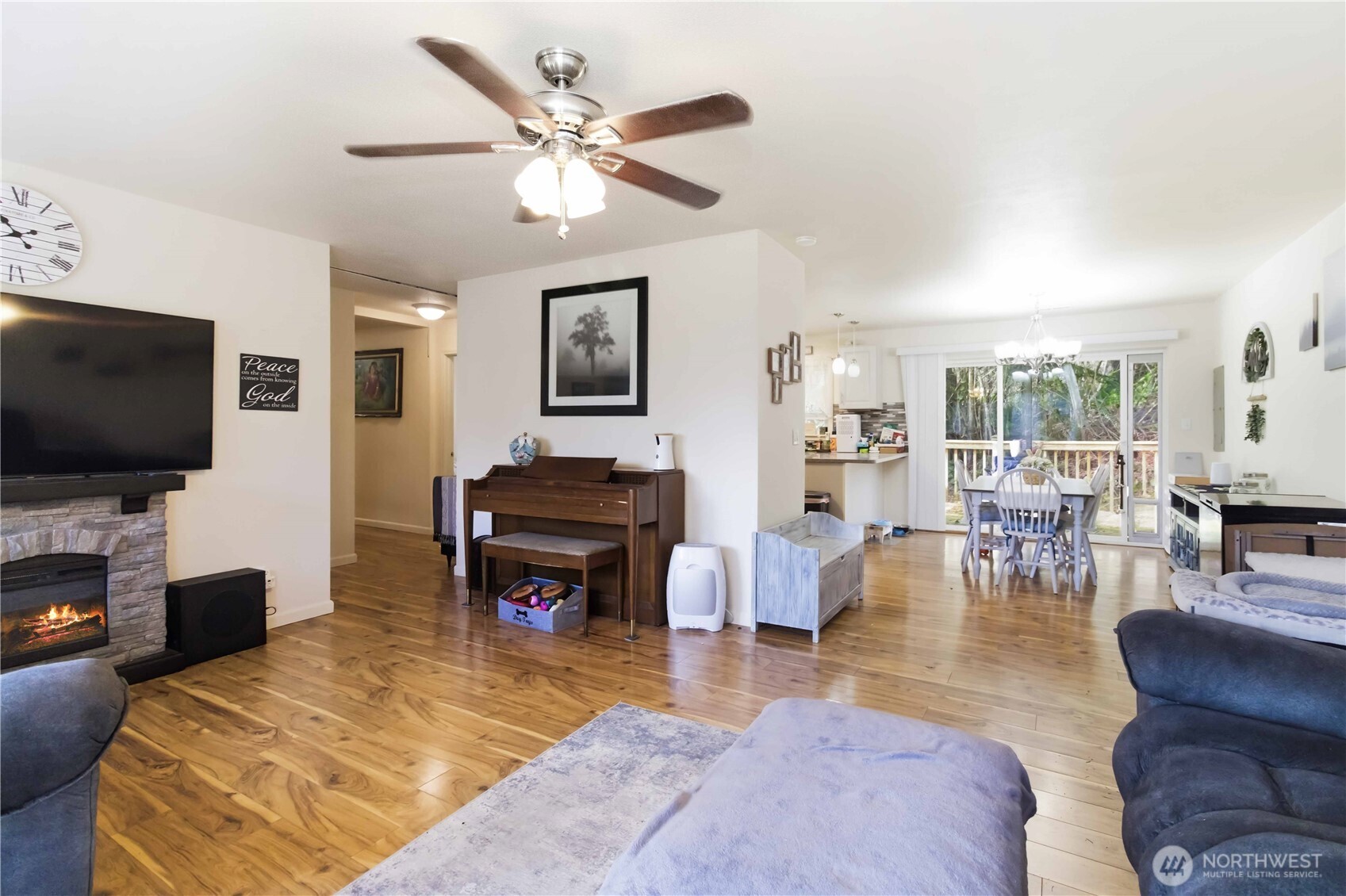 421 McAdams Road E, Longview, WA 98632