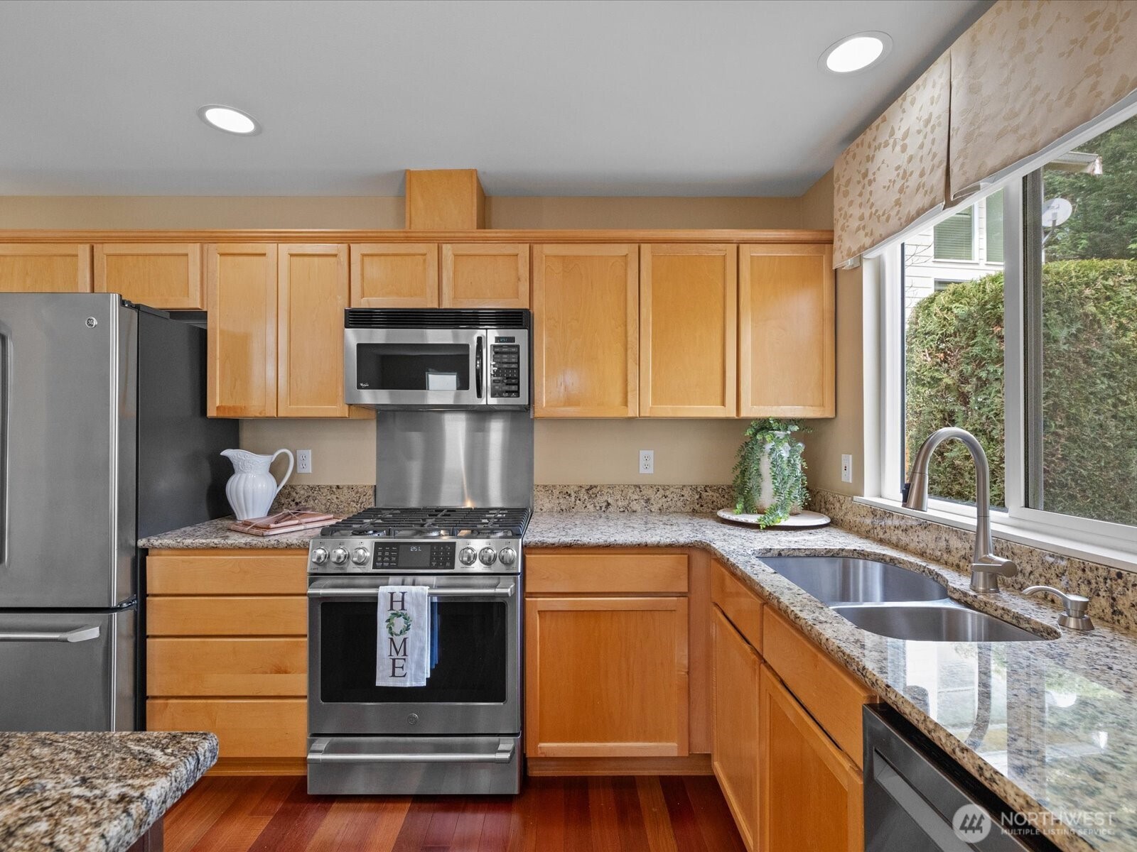 8902 NE 178th St , Bothell, WA 98011