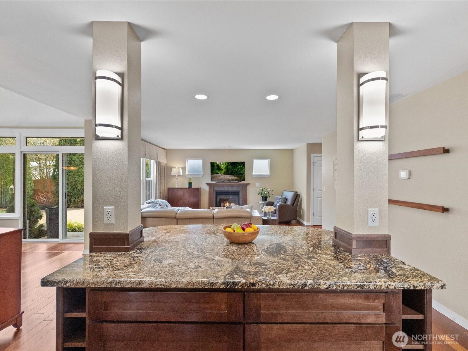 8902 NE 178th St , Bothell, WA 98011