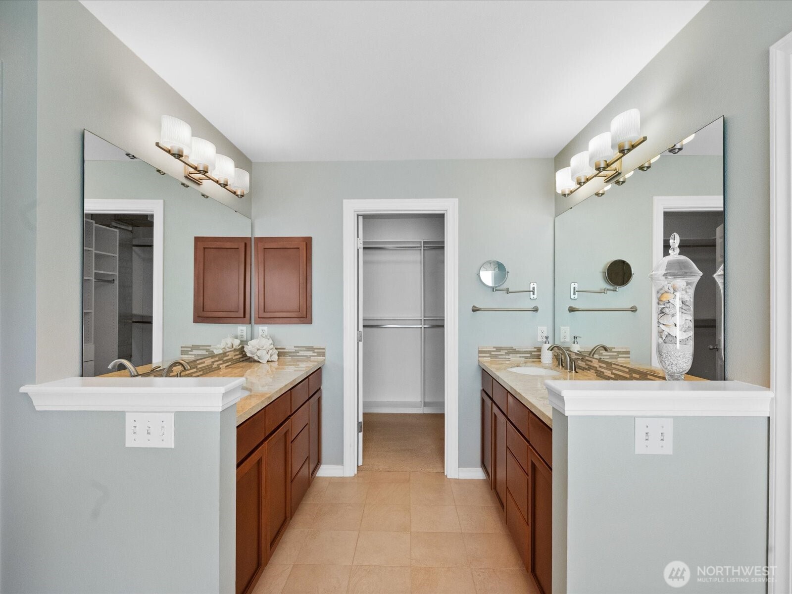 8902 NE 178th St , Bothell, WA 98011