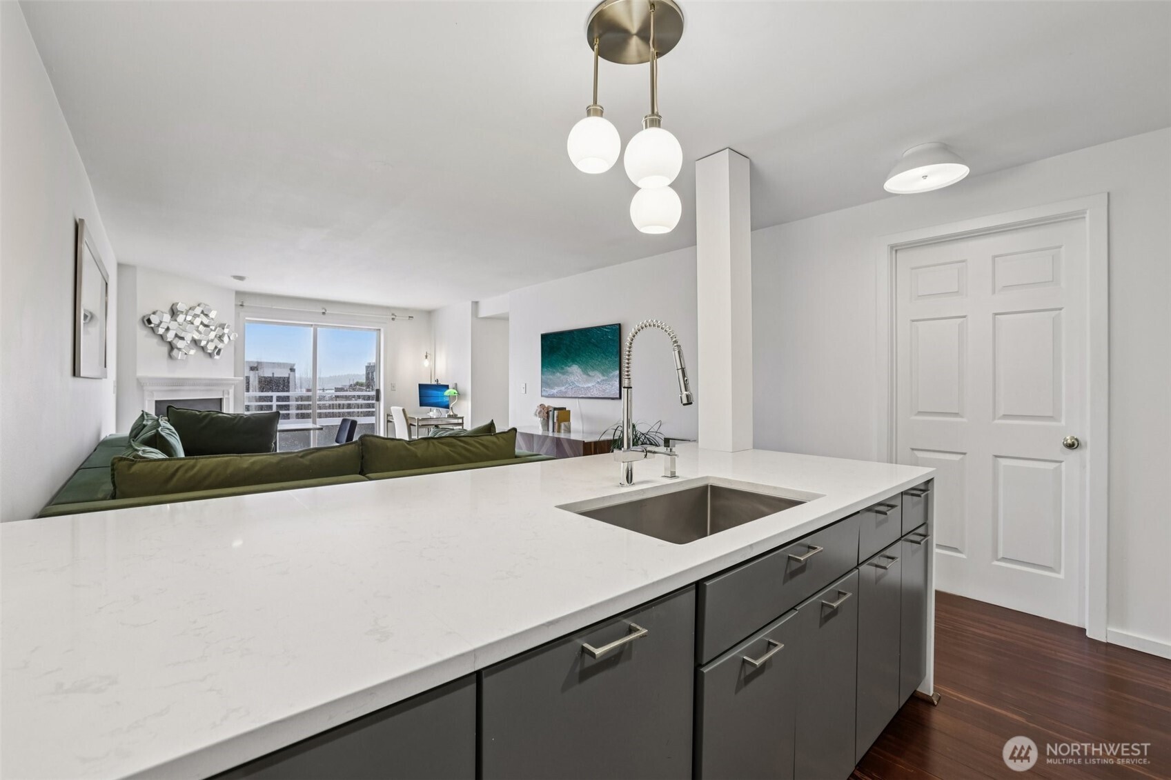 520 2nd Avenue W #409, Seattle, WA 98119