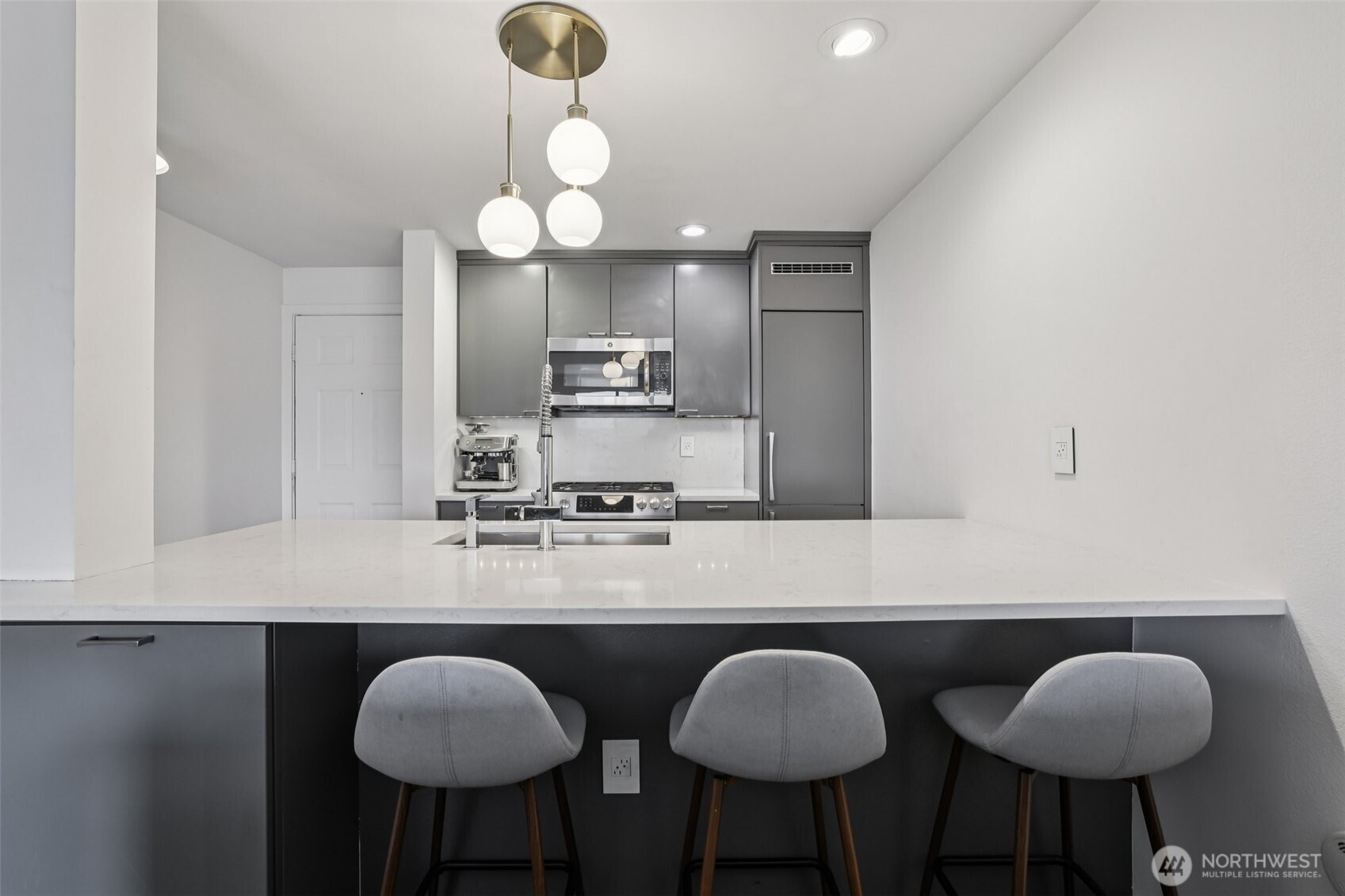 520 2nd Avenue W #409, Seattle, WA 98119