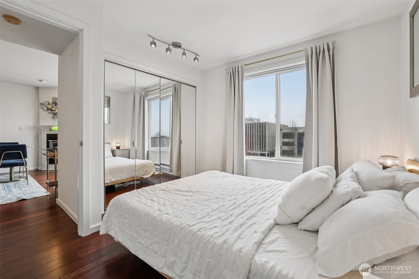 520 2nd Avenue W #409, Seattle, WA 98119