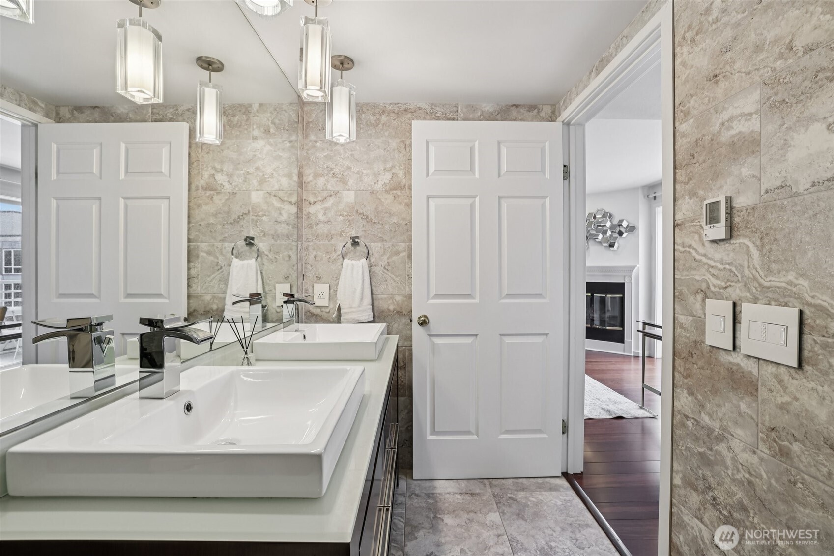 520 2nd Avenue W #409, Seattle, WA 98119