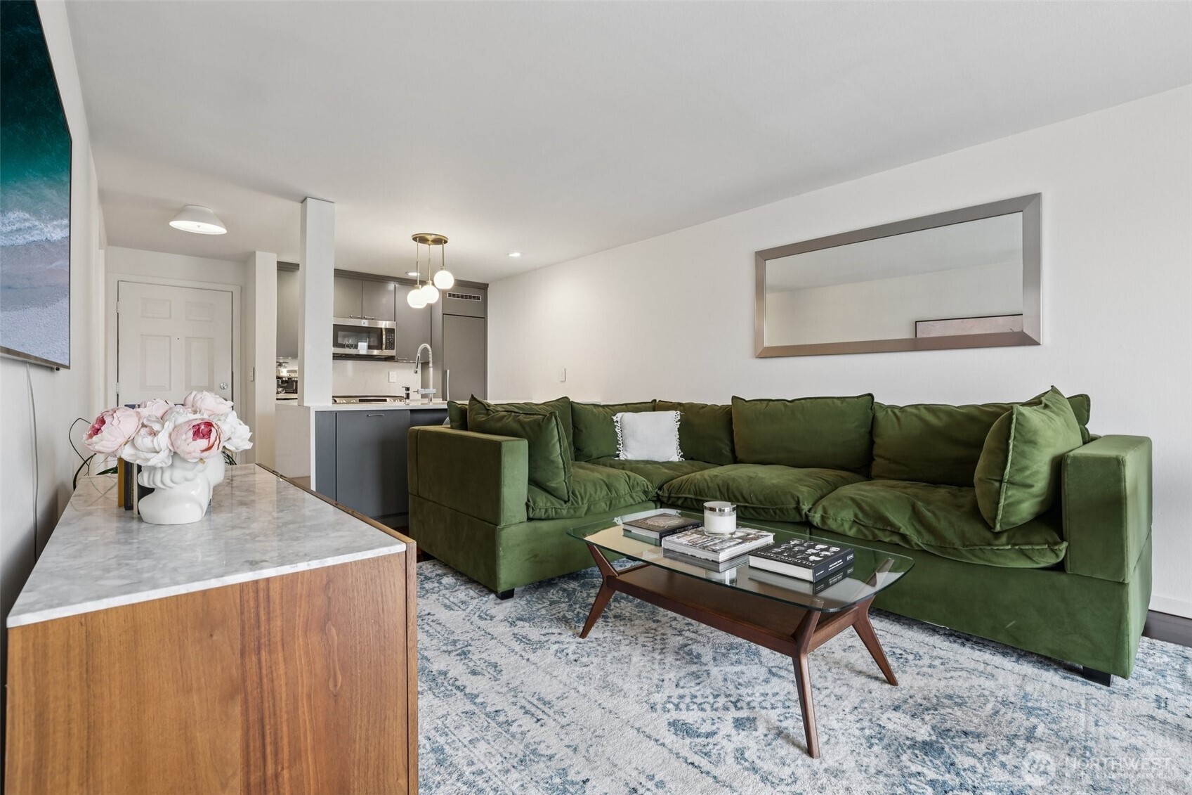 520 2nd Avenue W #409, Seattle, WA 98119