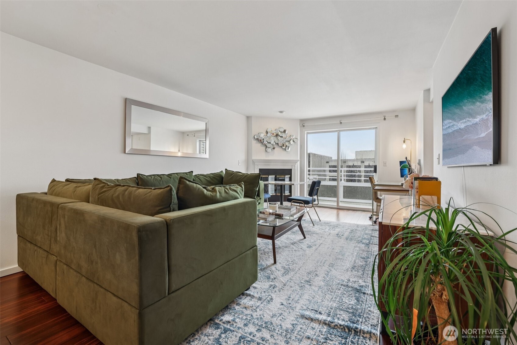 520 2nd Avenue W #409, Seattle, WA 98119