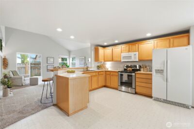 8913 1st Place SE, Lake Stevens, WA 98258 - Photo 4