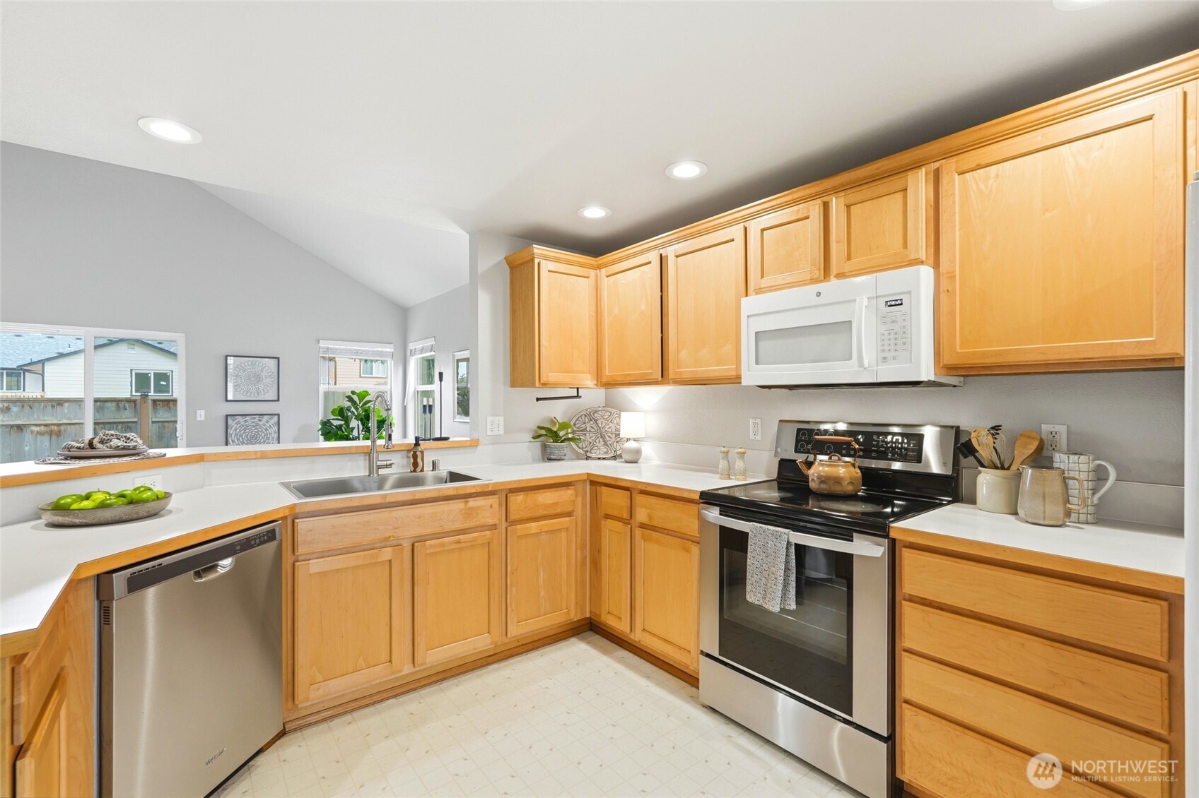 8913 1st Place SE, Lake Stevens, WA 98258