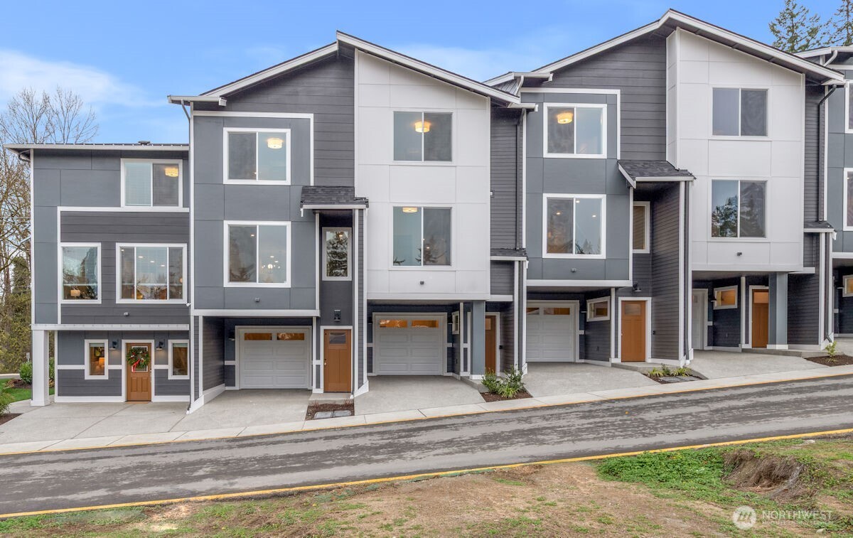 16823 Alder Way #J5, Lynnwood, WA 98037