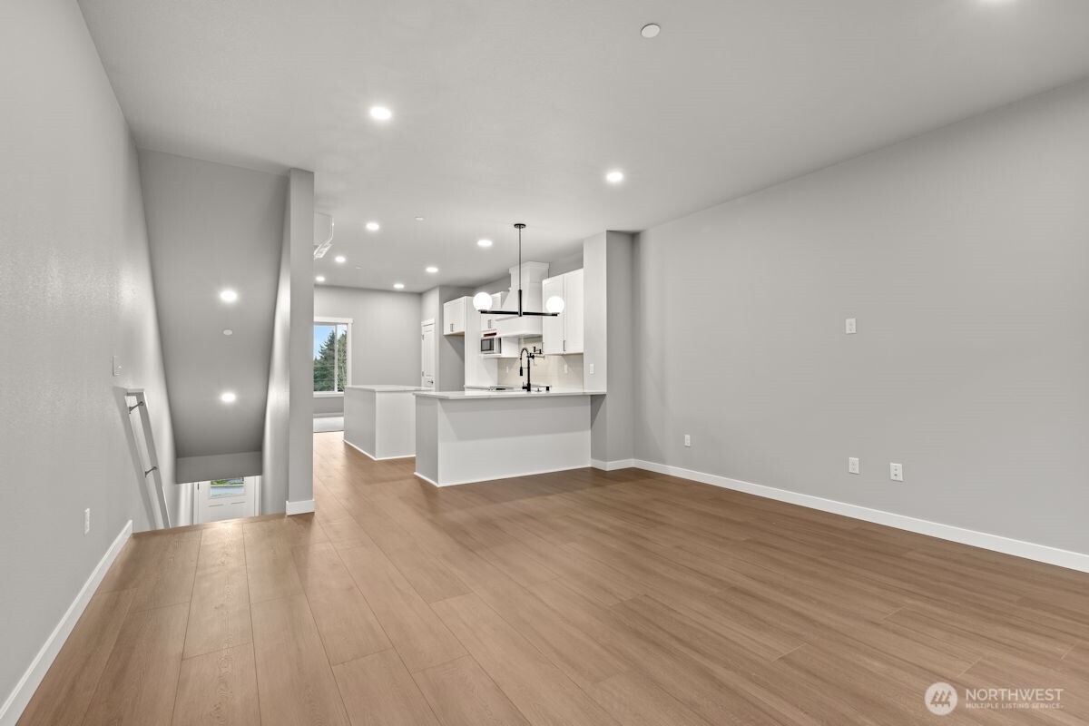 16823 Alder Way #J5, Lynnwood, WA 98037