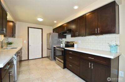 14712 Broadway Avenue , Snohomish, WA 98296 - Photo 2