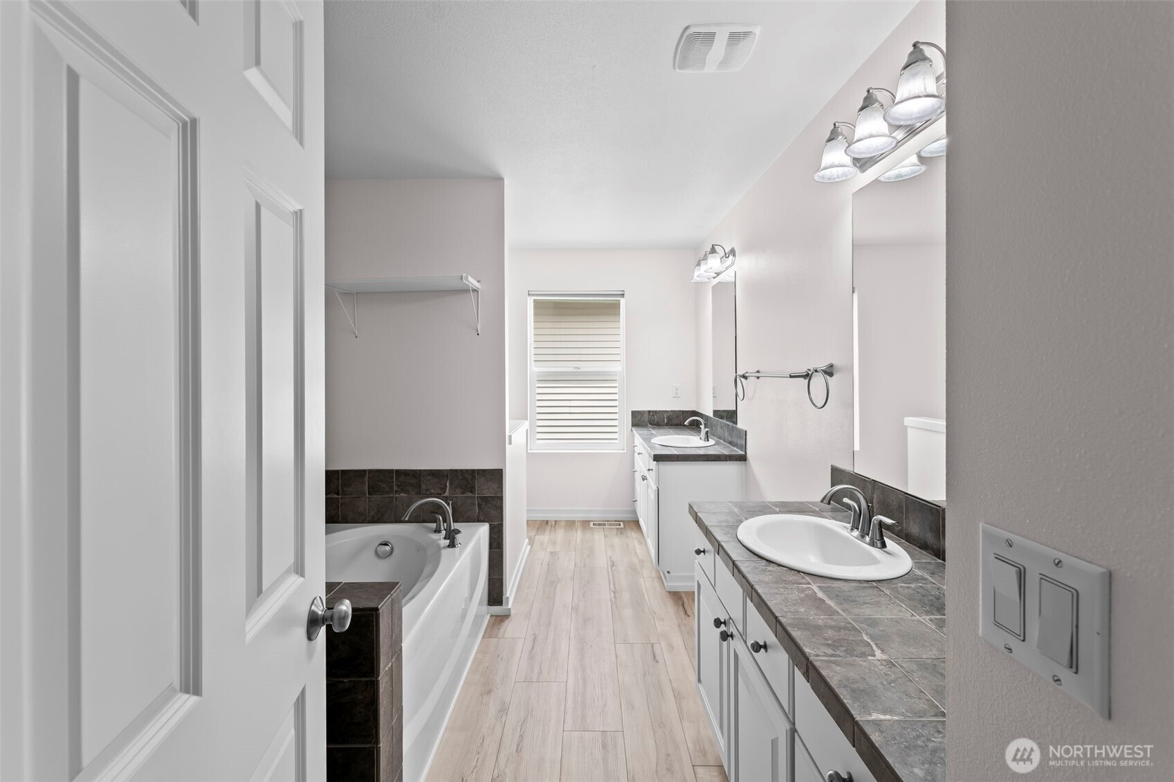 2249 SW Siskin Circle , Port Orchard, WA 98367