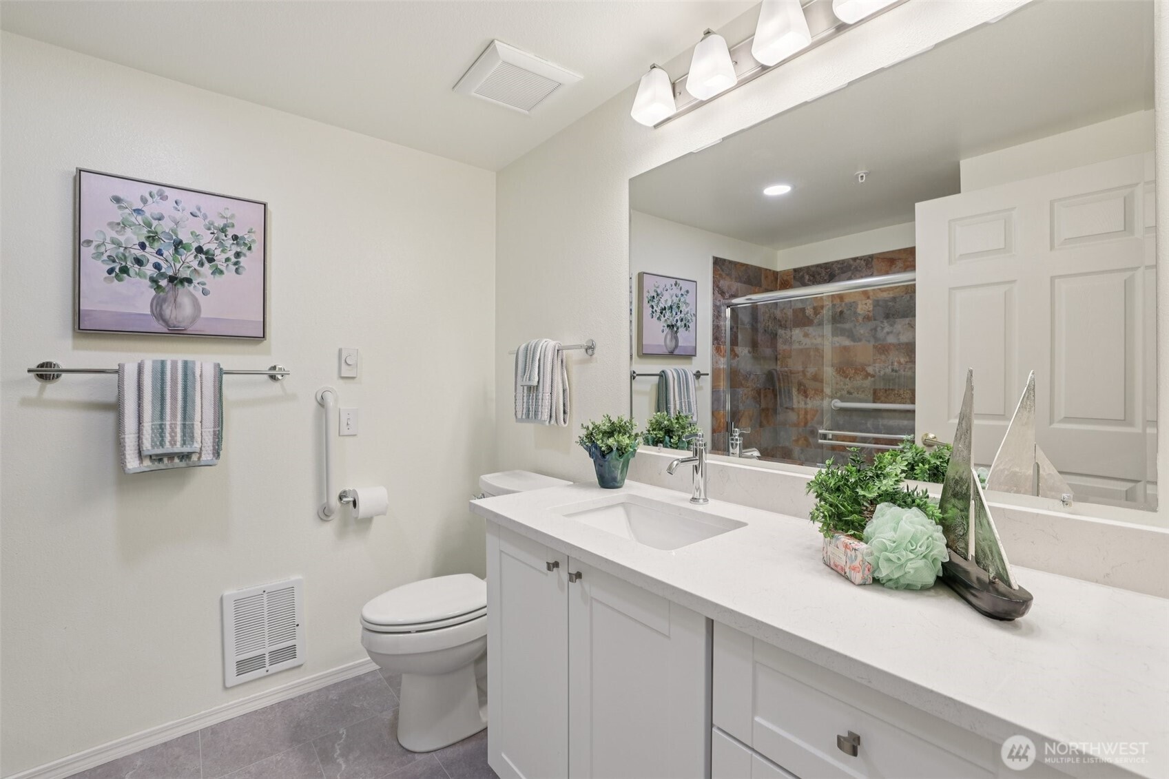 4133 224th Lane SE #103, Issaquah, WA 98029
