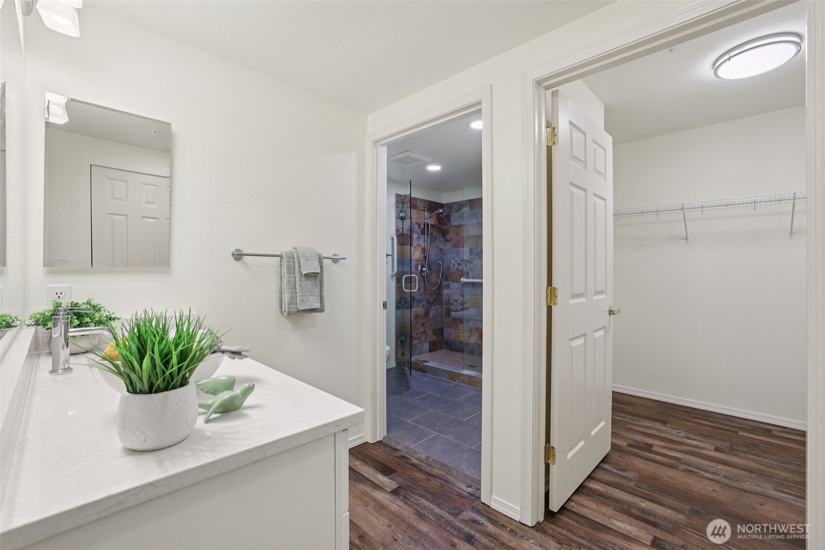 4133 224th Lane SE #103, Issaquah, WA 98029
