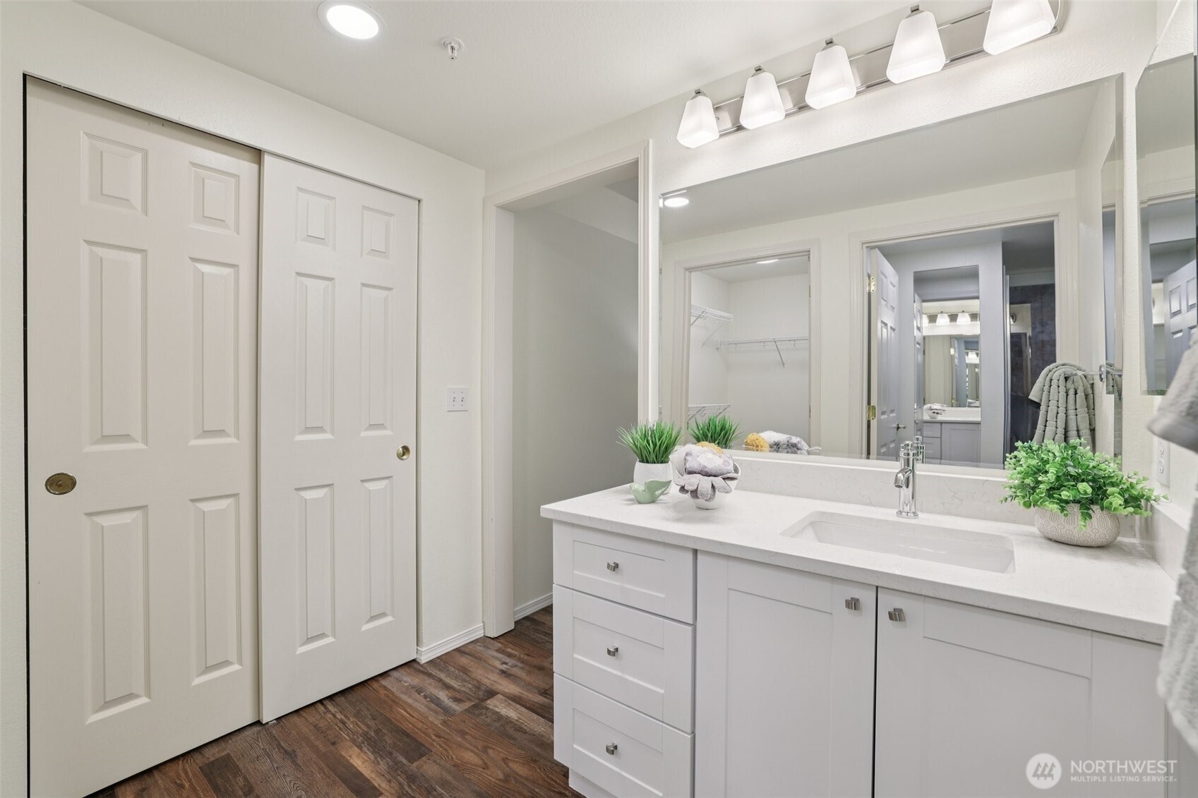 4133 224th Lane SE #103, Issaquah, WA 98029