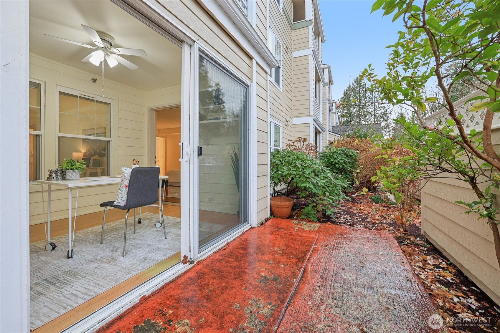 4133 224th Lane SE #103, Issaquah, WA 98029