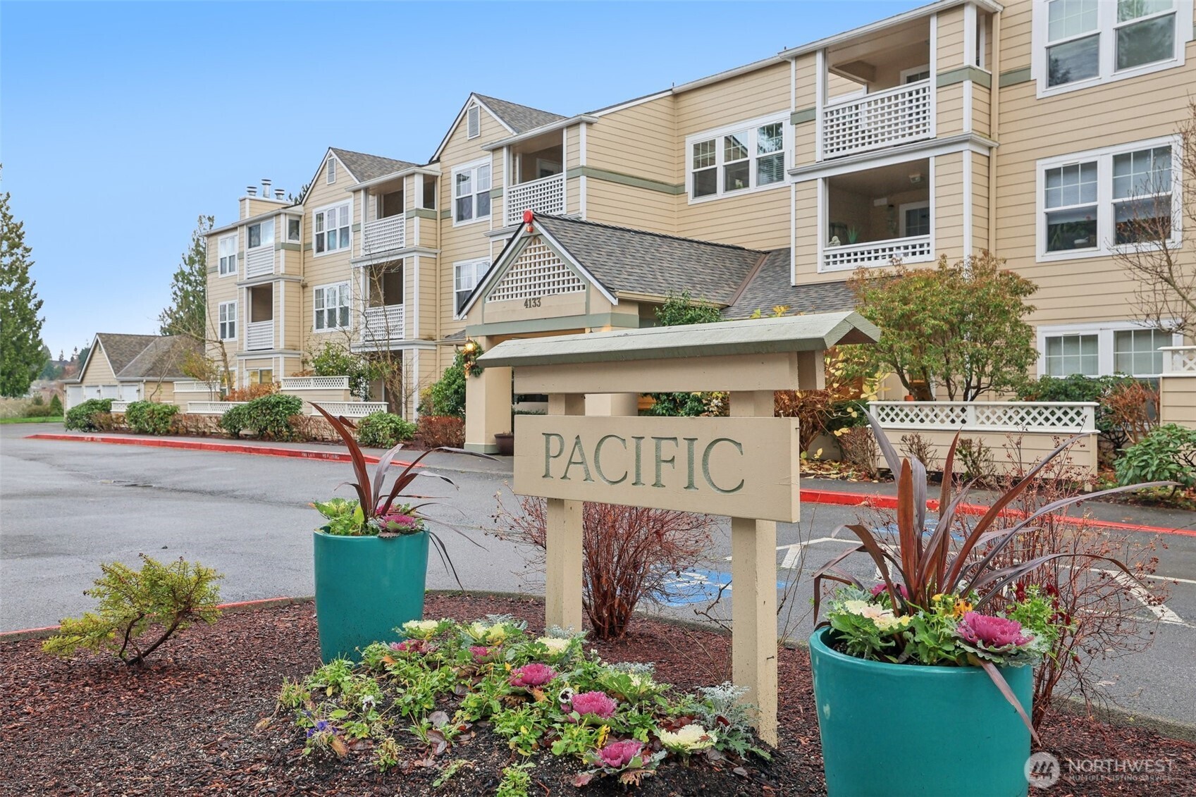 4133 224th Lane SE #103, Issaquah, WA 98029
