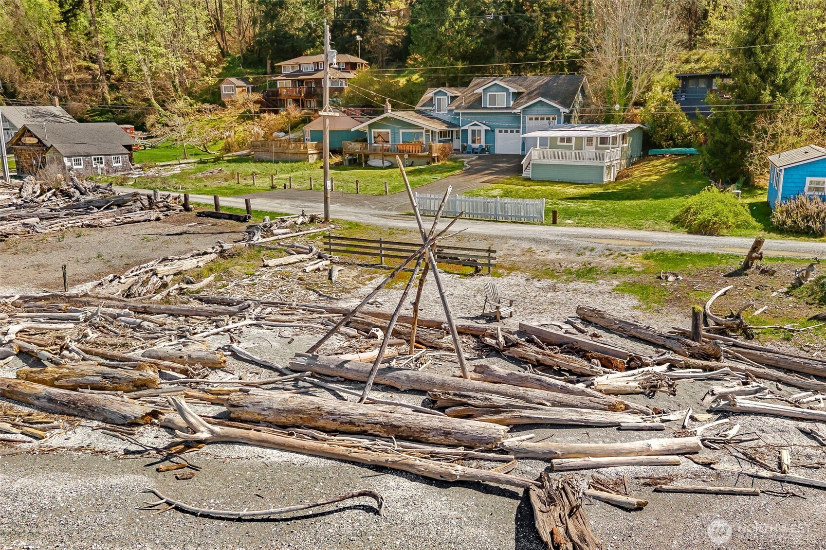 27830 Manzanita Beach Road SW, Vashon, WA 98070