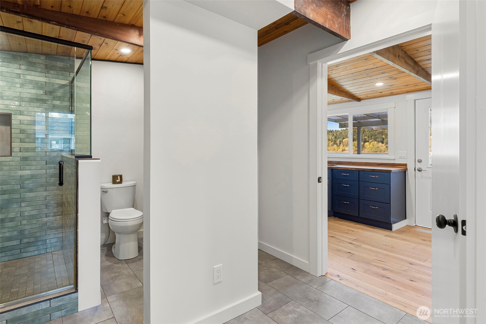 27830 Manzanita Beach Road SW, Vashon, WA 98070