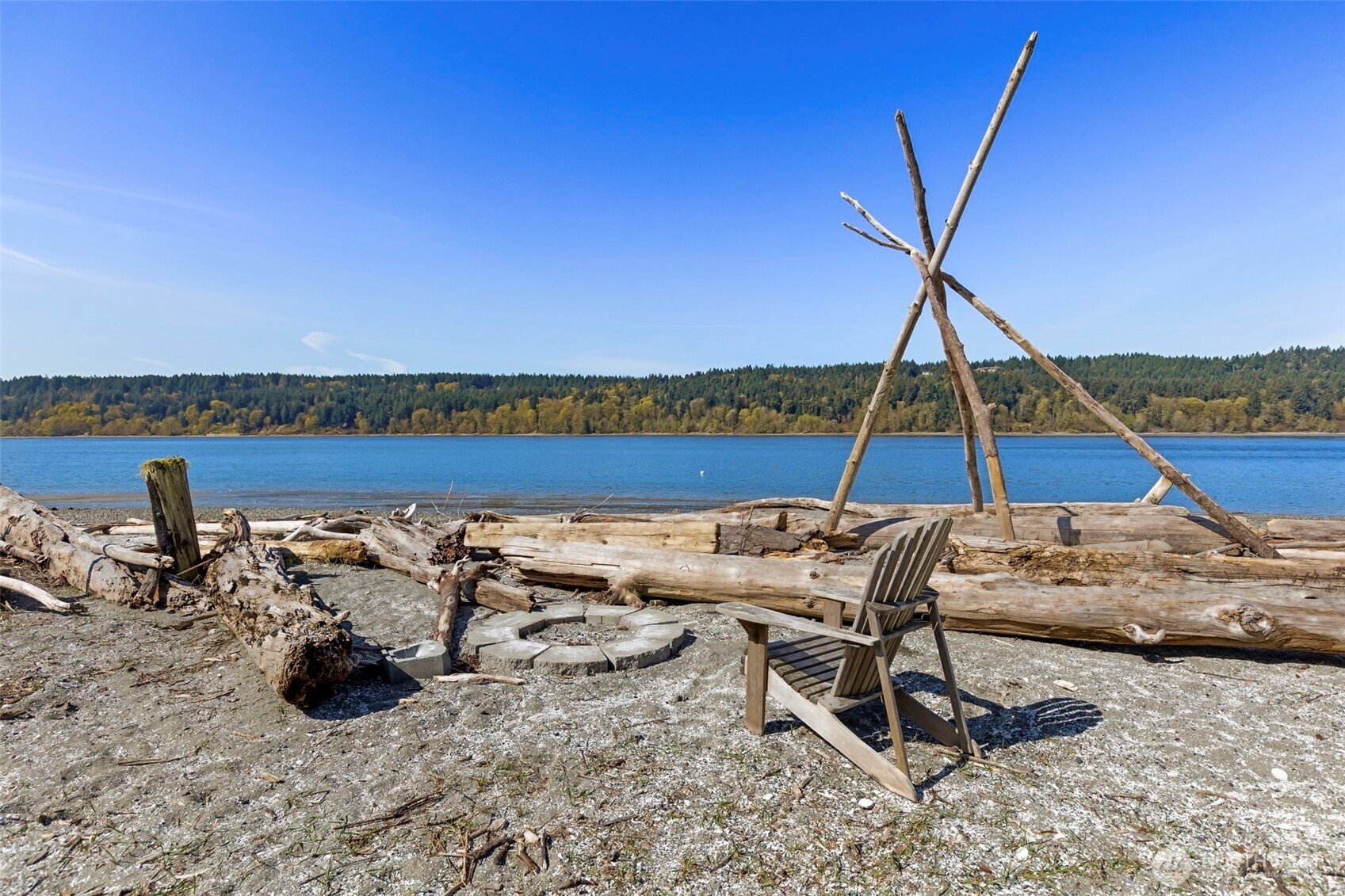 27830 Manzanita Beach Road SW, Vashon, WA 98070