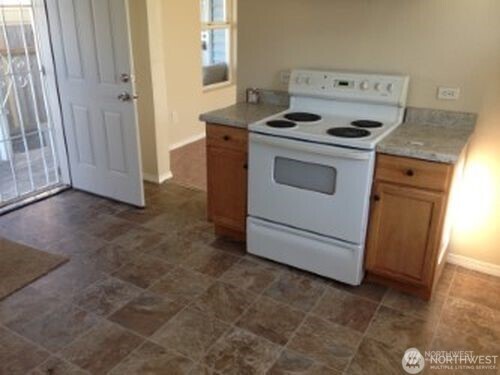 307 N E Street , Aberdeen, WA 98520-2612