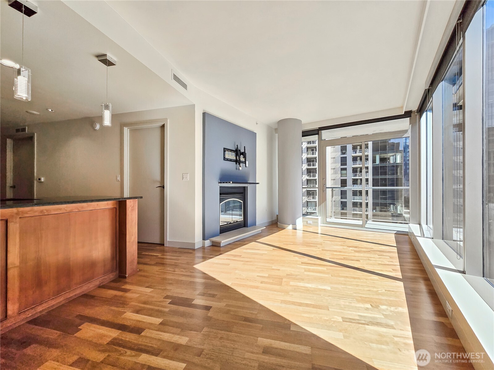10610 NE 9th Place #1000, Bellevue, WA 98004