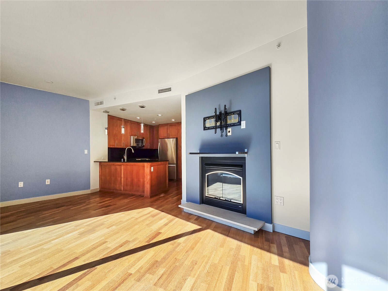 10610 NE 9th Place #1000, Bellevue, WA 98004