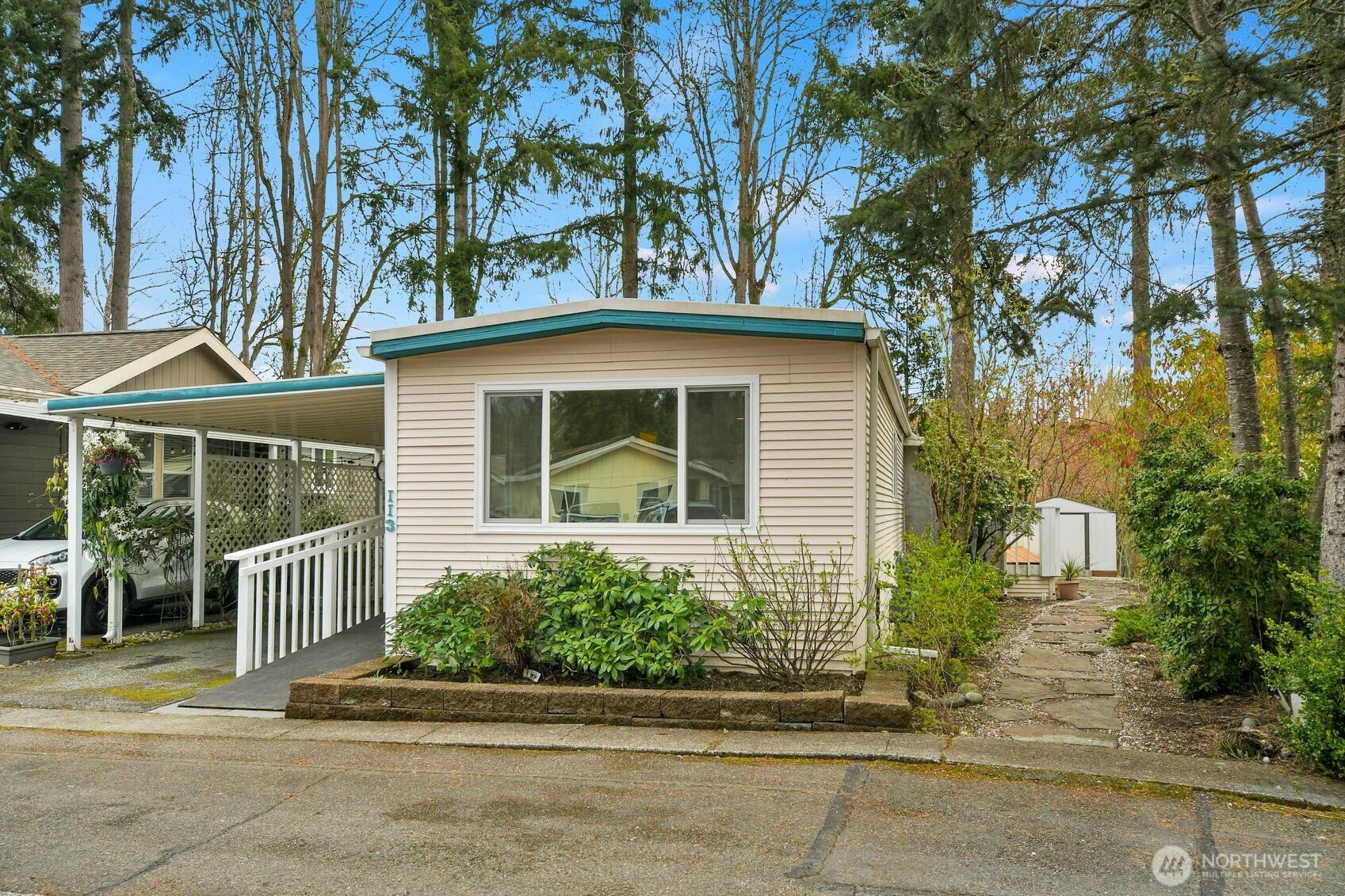 18425 NE 95th St #113, Redmond, WA 98052