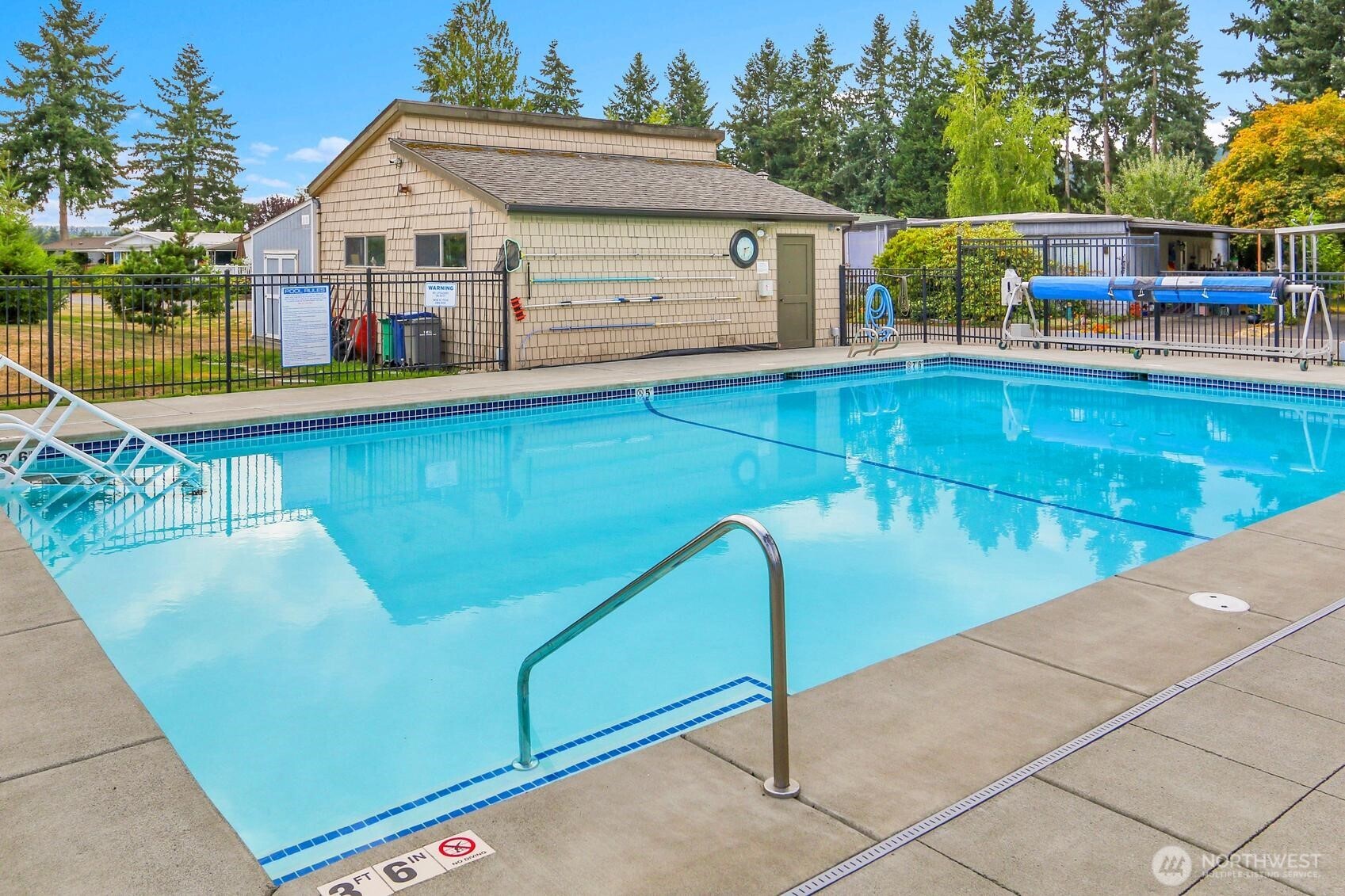18425 NE 95th St #113, Redmond, WA 98052