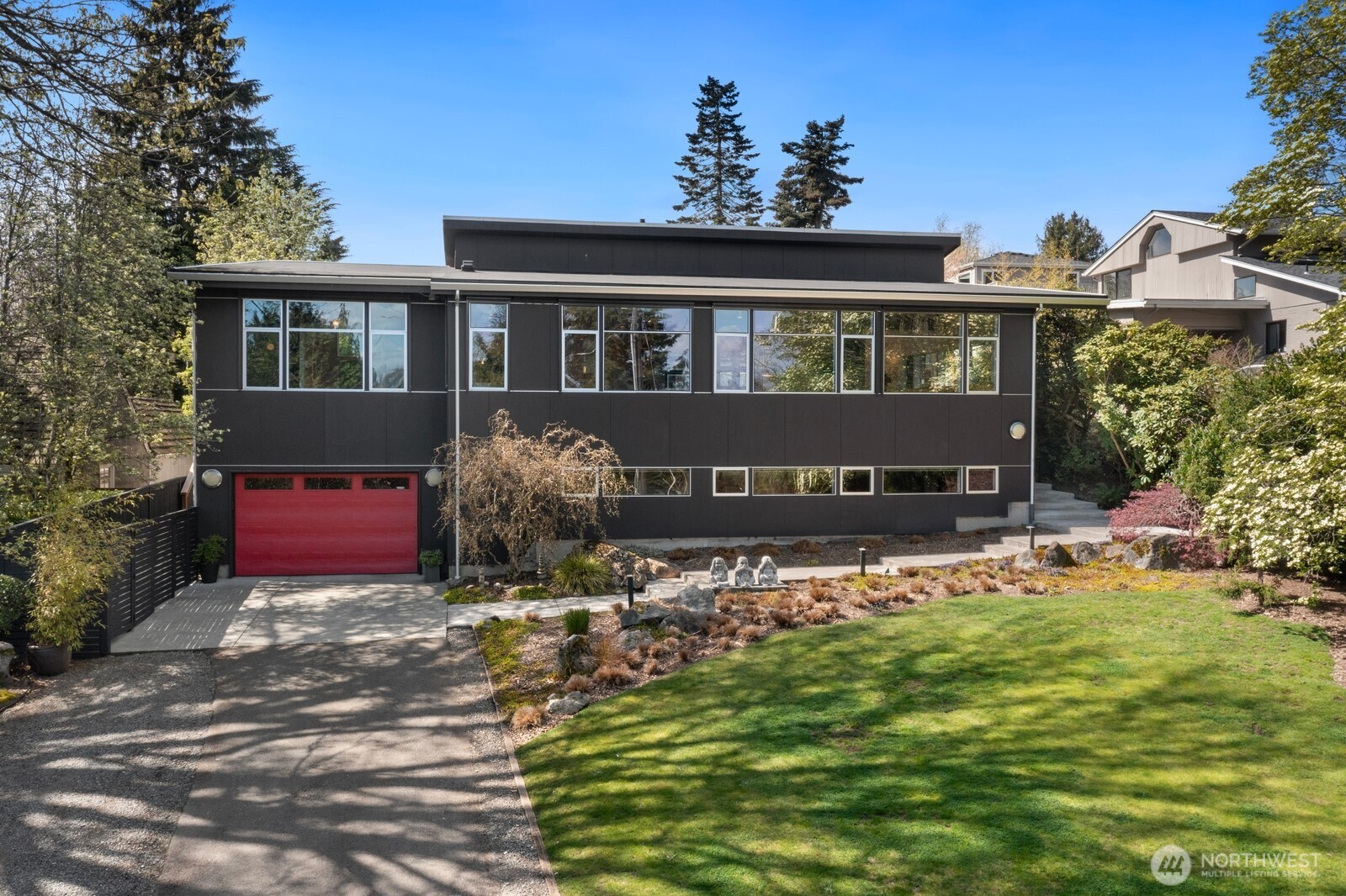 1549 Magnolia Way W, Seattle, WA 98199