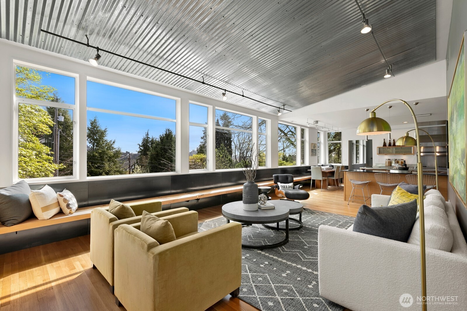 1549 Magnolia Way W, Seattle, WA 98199