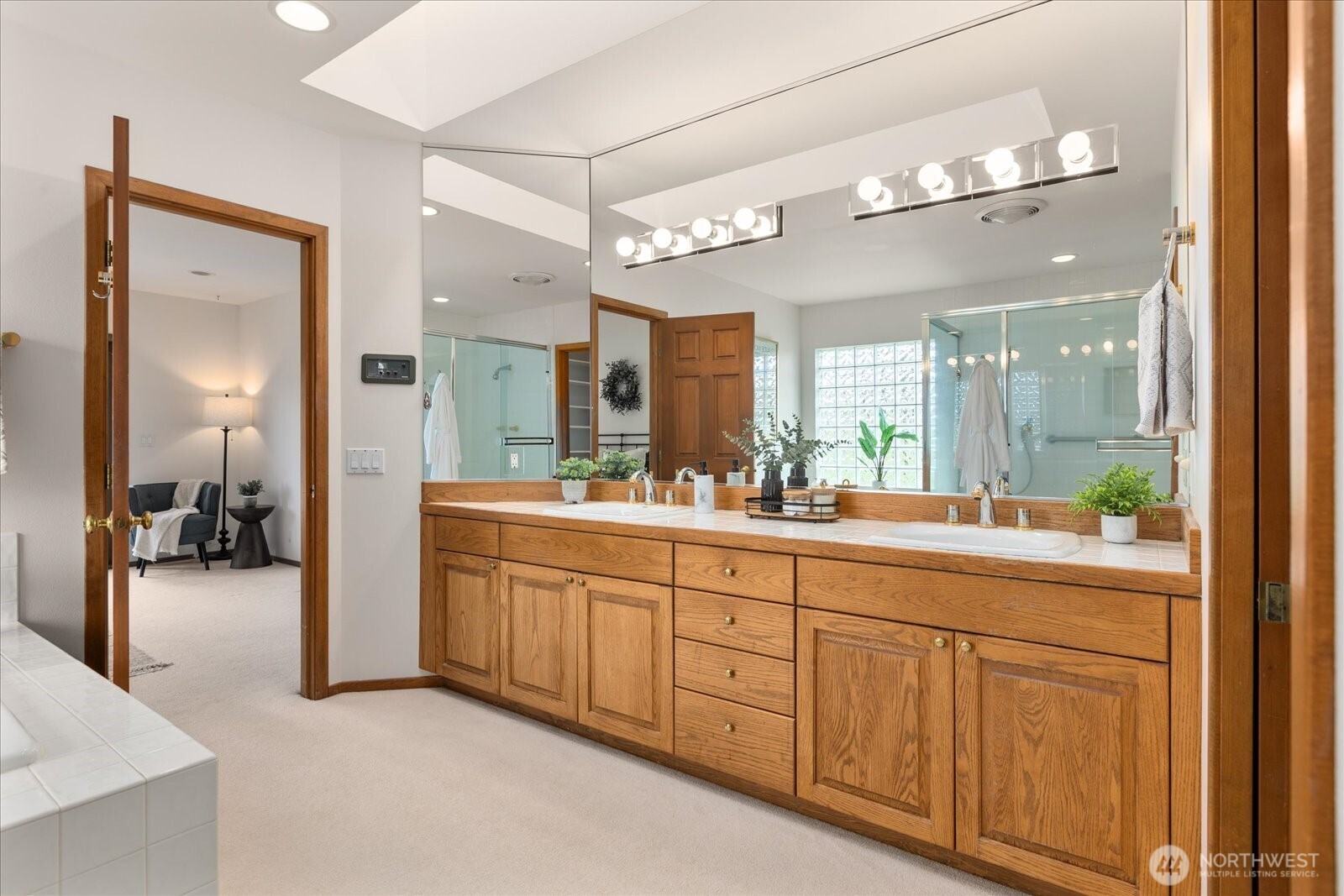 20528 NE Union Hill Road , Redmond, WA 98053-7549