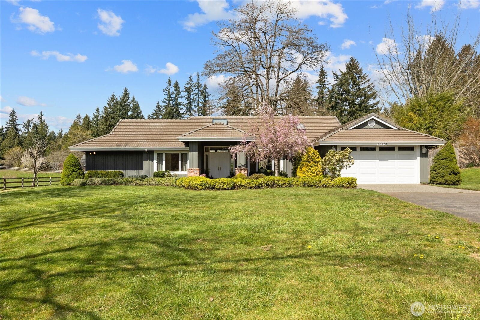 20528 NE Union Hill Road , Redmond, WA 98053-7549