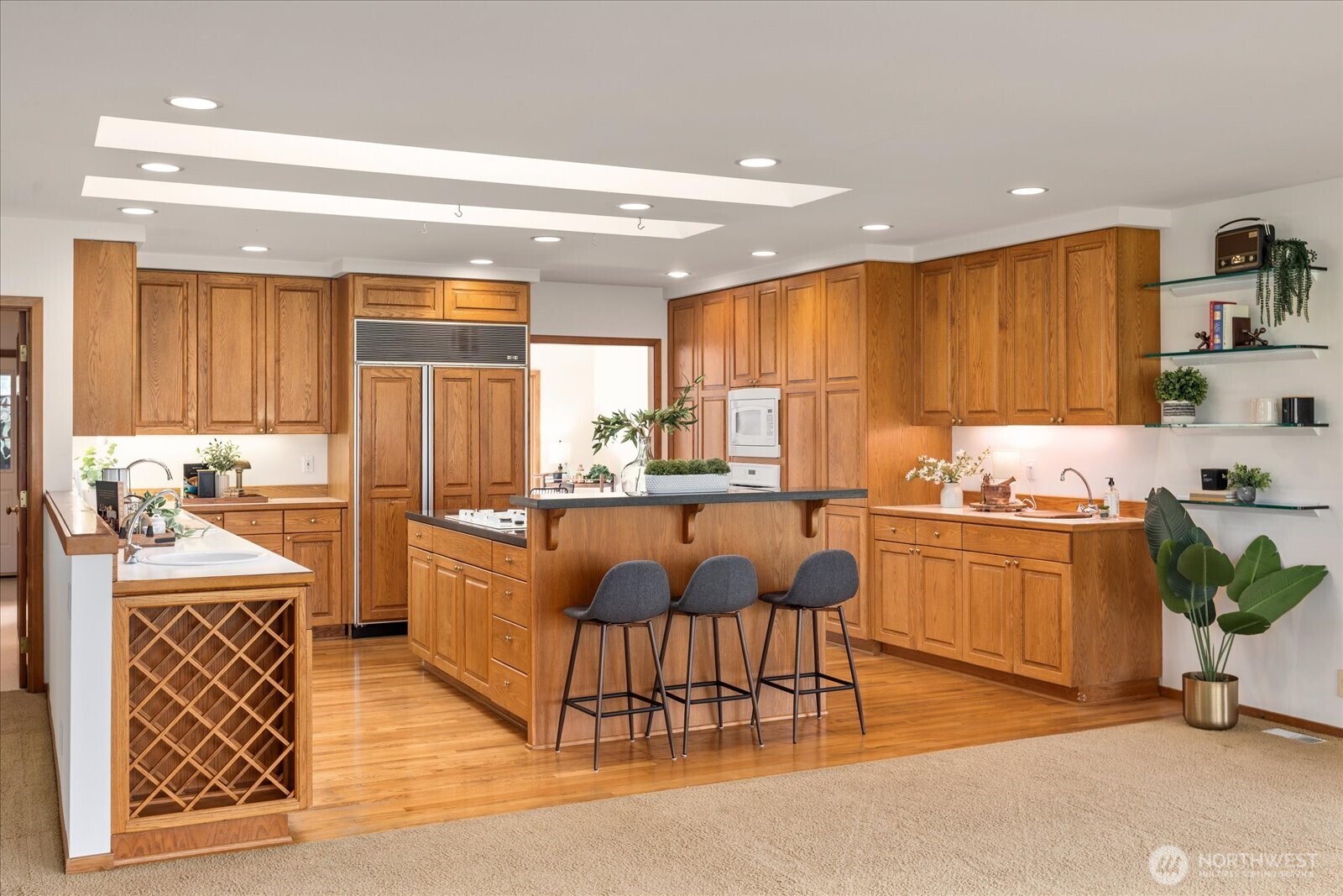 20528 NE Union Hill Road , Redmond, WA 98053-7549