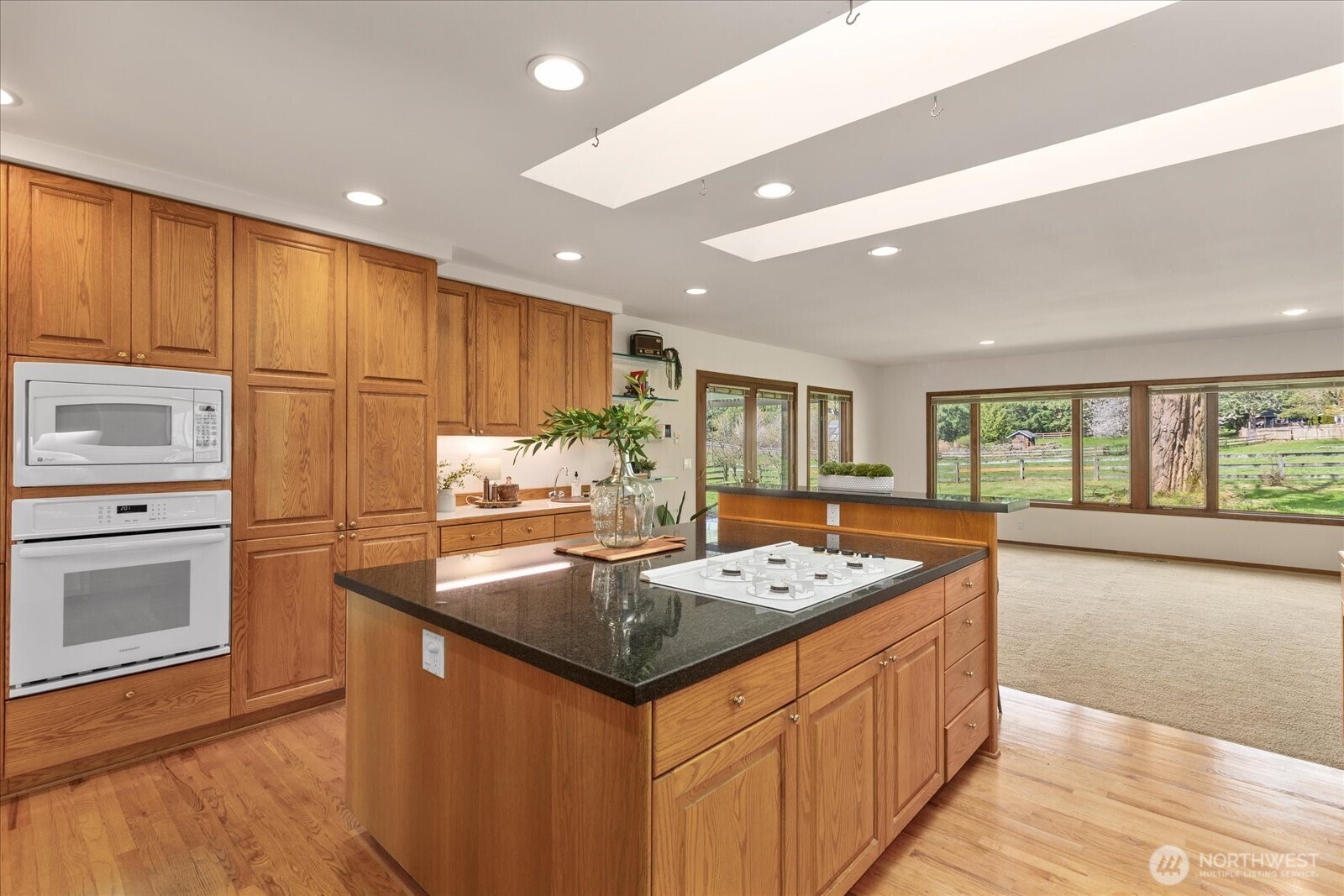 20528 NE Union Hill Road , Redmond, WA 98053-7549