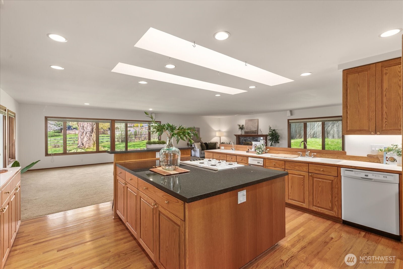 20528 NE Union Hill Road , Redmond, WA 98053-7549