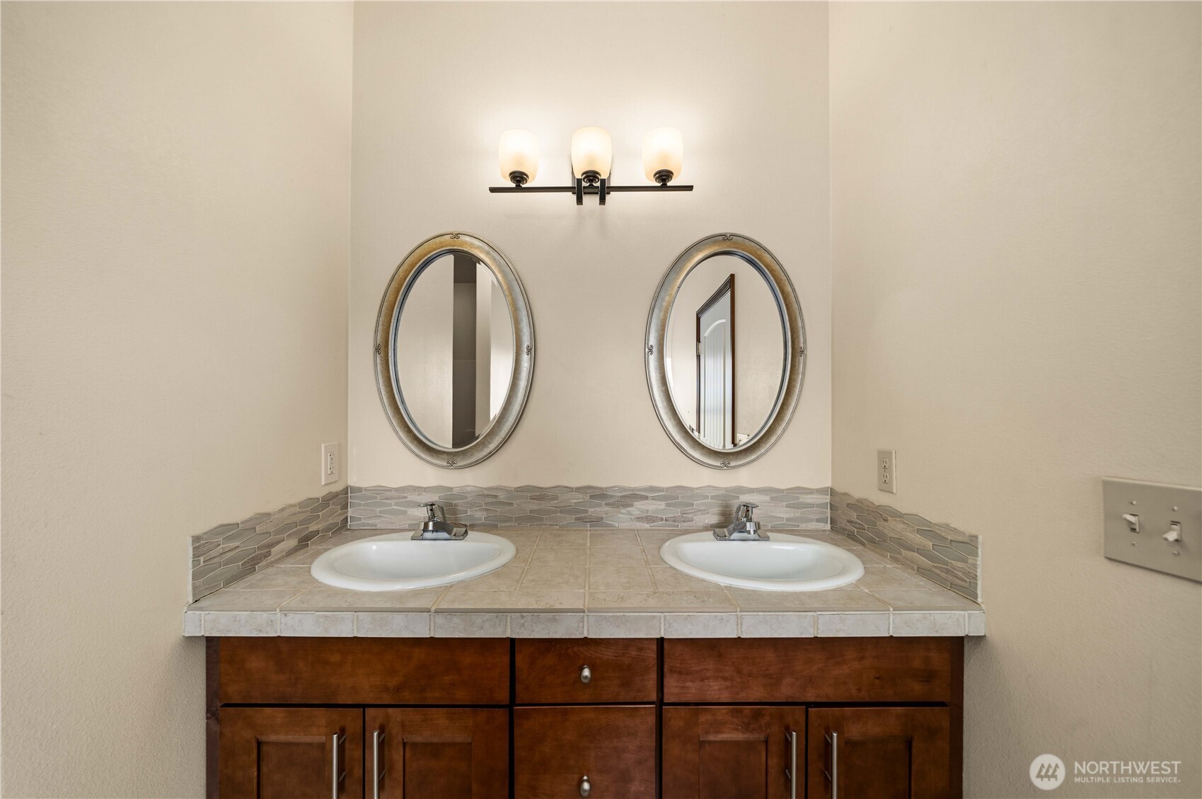 10404 210th Lane SW, Rochester, WA 98579-1501