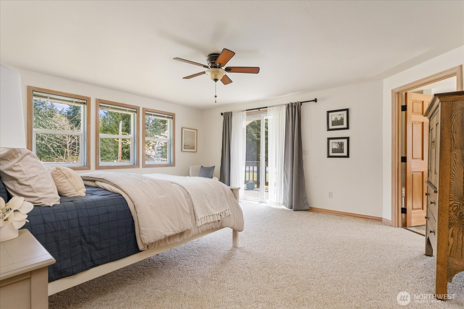 5295 Bounty Loop , Freeland, WA 98249