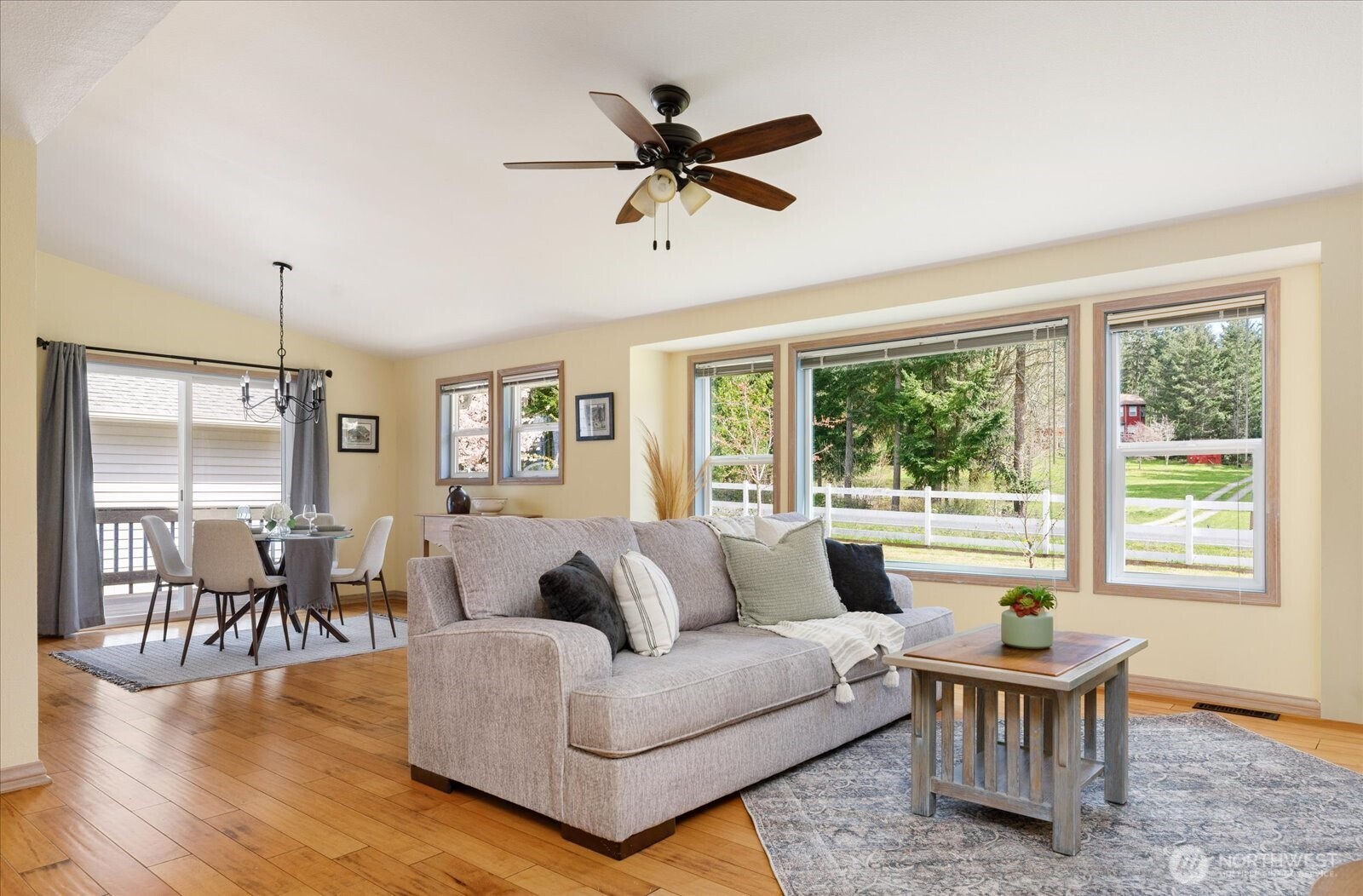 5295 Bounty Loop , Freeland, WA 98249