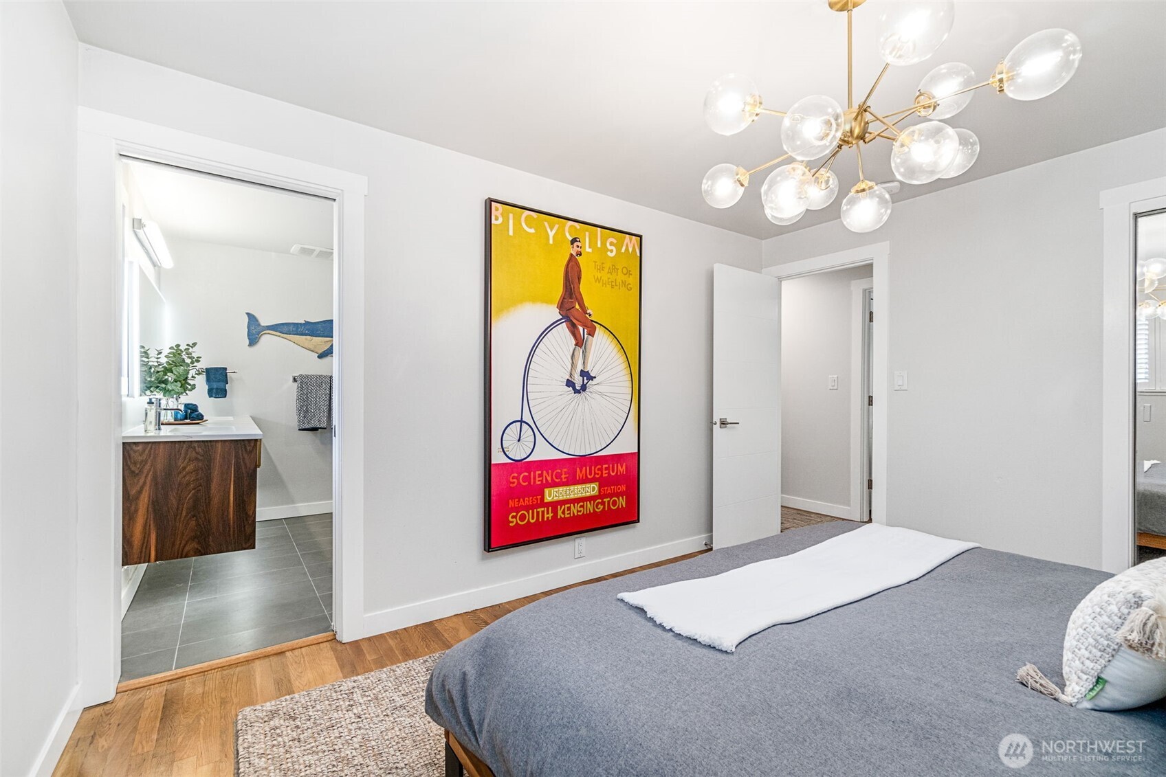 8659 Fauntlee Crest SW, Seattle, WA 98136